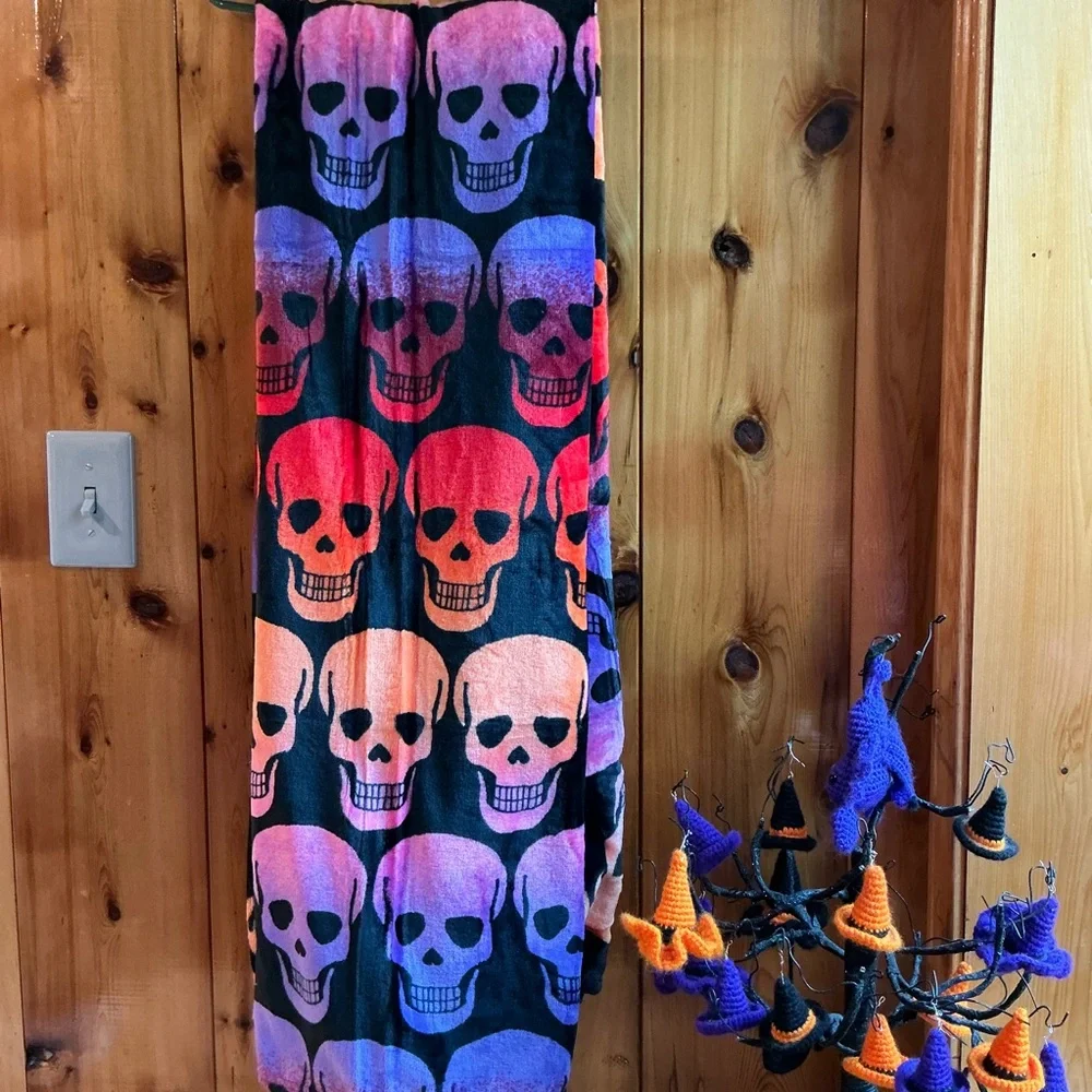 Betsey Johnson Skull Ombre Halloween Throw